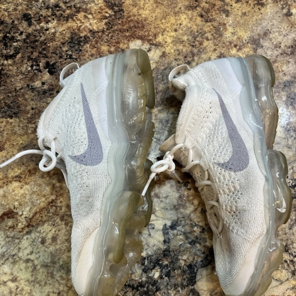 Nike Women's Vapormax - Picture 7 of 7